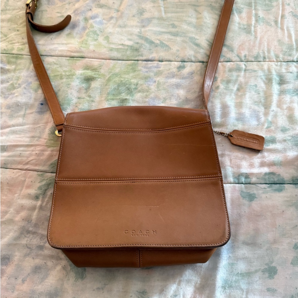 Coach Brown Leather shoulder purse  with Adjustable Strap